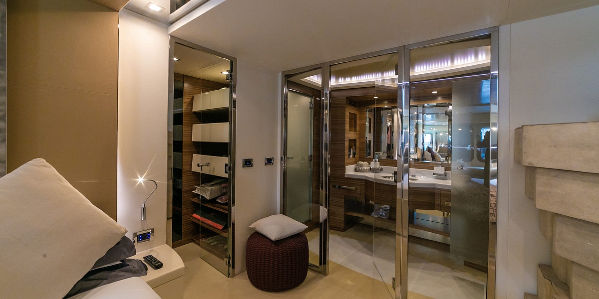 Аренда мега яхты 	Italcraft 105 Alemia В Италии